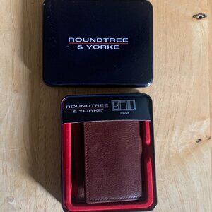 WALLET - NWT Mens Roundtree & Yorke Trifold Wallet, Brown, Leather